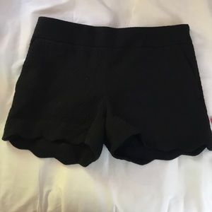 Women’s Black Scallop Riviera Short